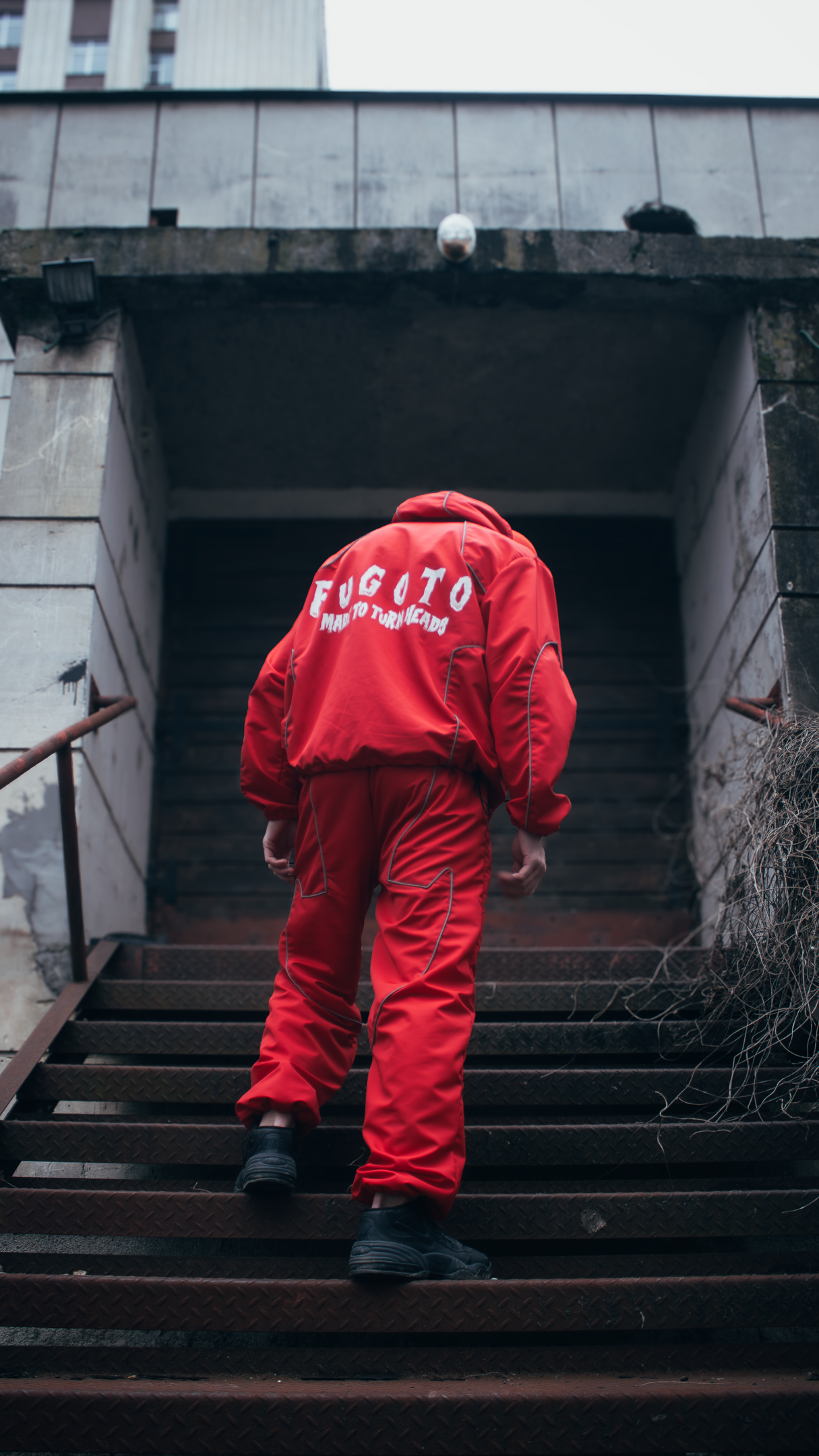 Man Windbreaker Set "CRIMSON TRACE"